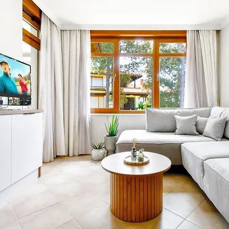 Santa Marina - Designer With Sea View Terrace & Pools Apartmán