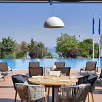 Santa Marina - Designer With Sea View Terrace & Pools 公寓