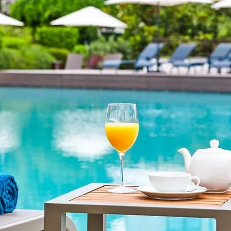 Santa Marina - Designer With Sea View Terrace & Pools شقة سوزوبول